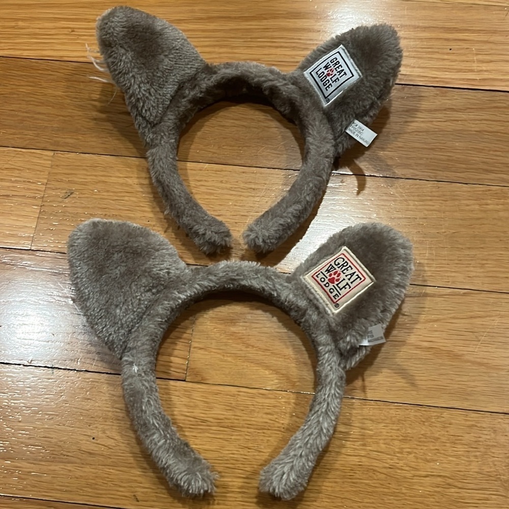 Great wolf lodge 2 pair of ears . - Picture 2 of 3
